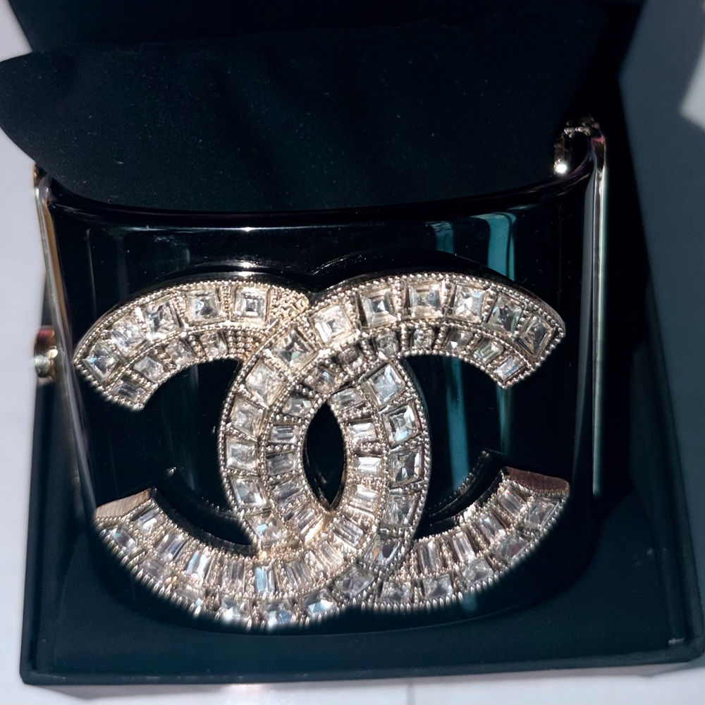 CHANEL interlocking CC Strass Gold Black Resin Cuff with box